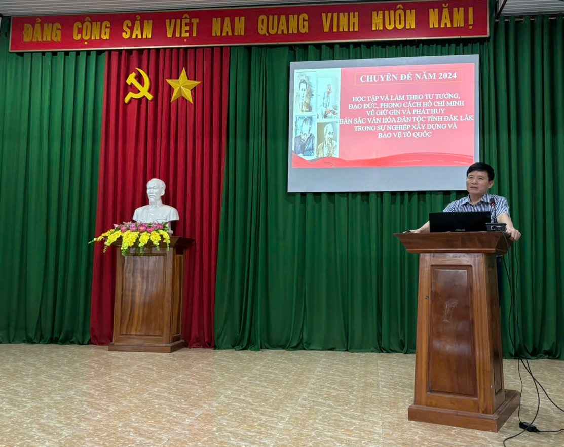 chú hồng TG